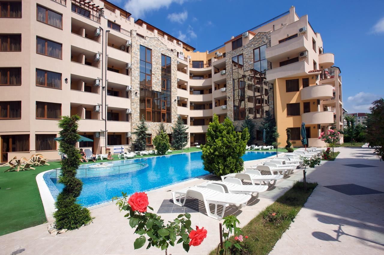 Two-room apartment in a complex with extensive infrastructure and leisure facilities