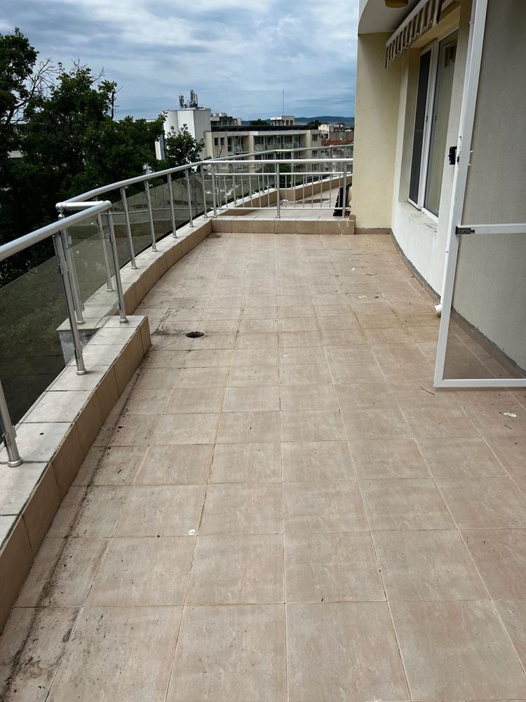 The Perfect Holiday Investment with an Excellent Location – Spacious Apartment 100 Metres from the Sea