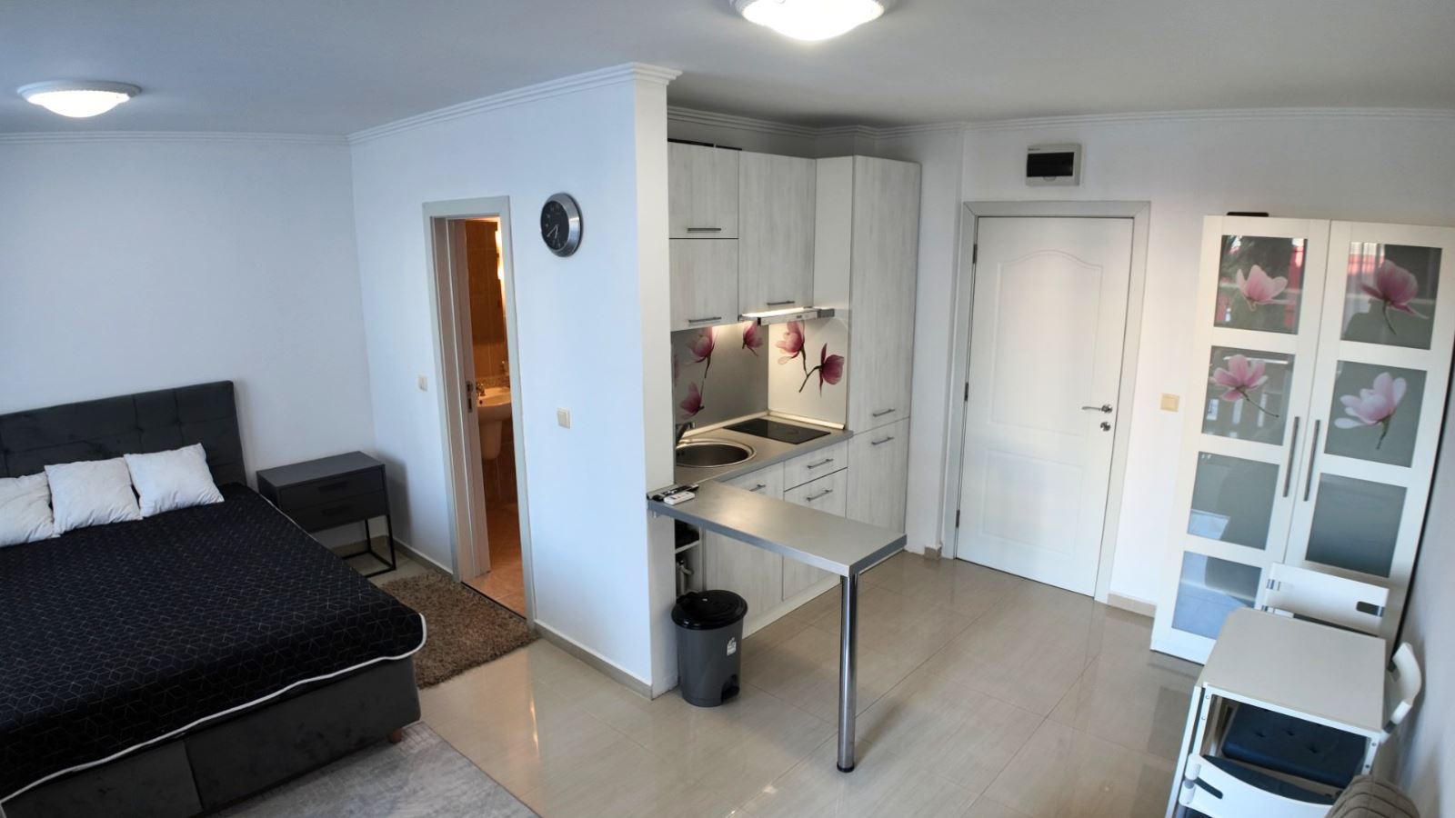 Stylish Studio with Pool View in Sunny Beach – Comfort and Excellent Amenities