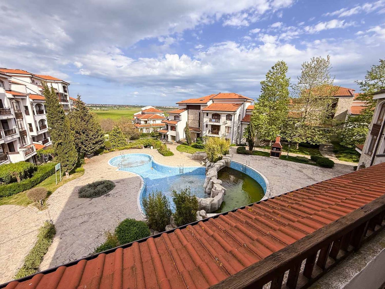 Spacious Two-Bedroom Apartment with Partial Sea Views in Aheloy