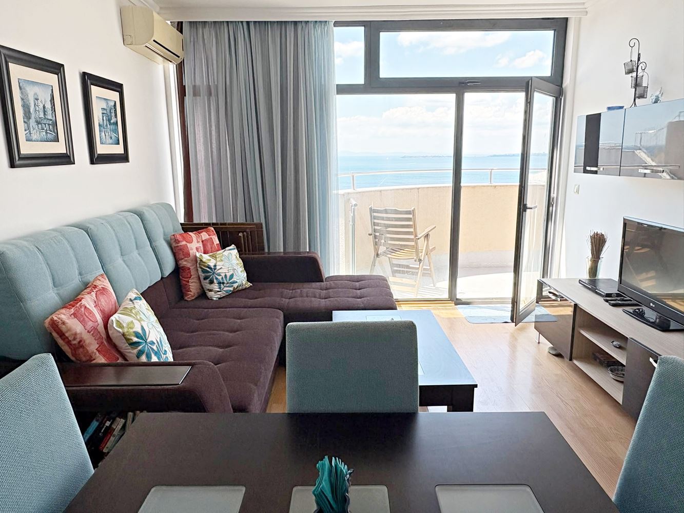 Luxury One-Bedroom Apartment with Panoramic Sea View on the First Line in Sveti Vlas