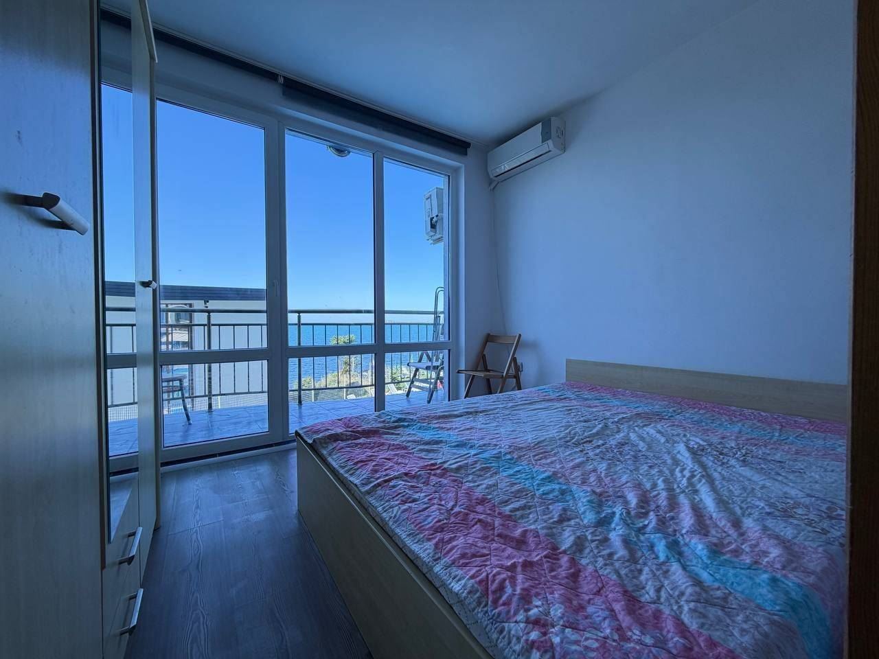 One-Bedroom Apartment on the First Sea Line in Pomorie – Panoramic Views of the Sea and Swimming Pool