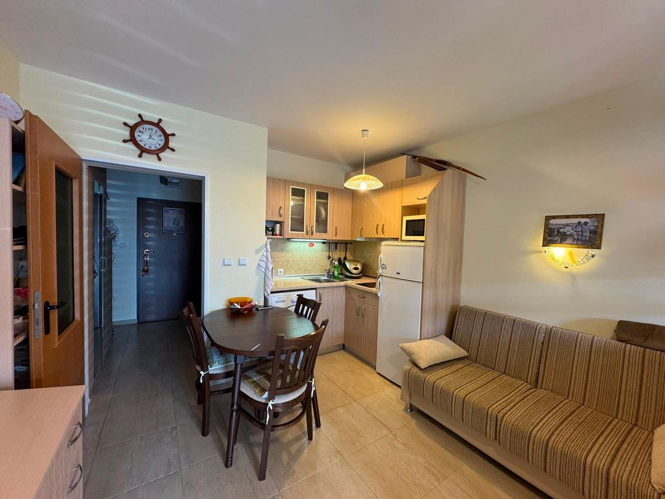 Spacious and cosy studio in the heart of the Old Town of Pomorie – only 50 metres from the beach