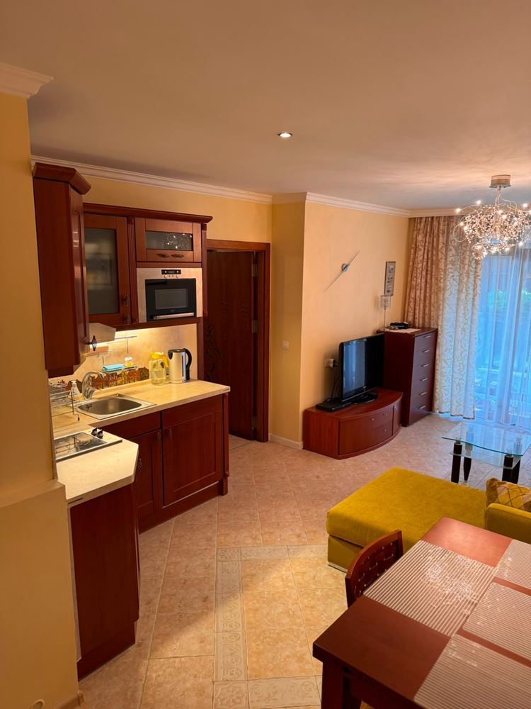Three-room apartment with sea view surrounded by pine trees – luxury and tranquillity on the first line in Sozopol