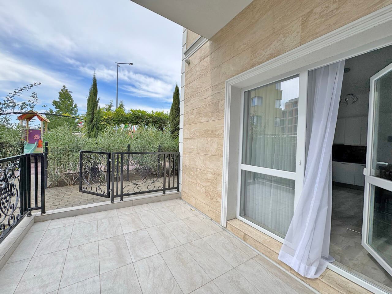 Spacious one-bedroom apartment with a large terrace and pool view in Sunny Beach