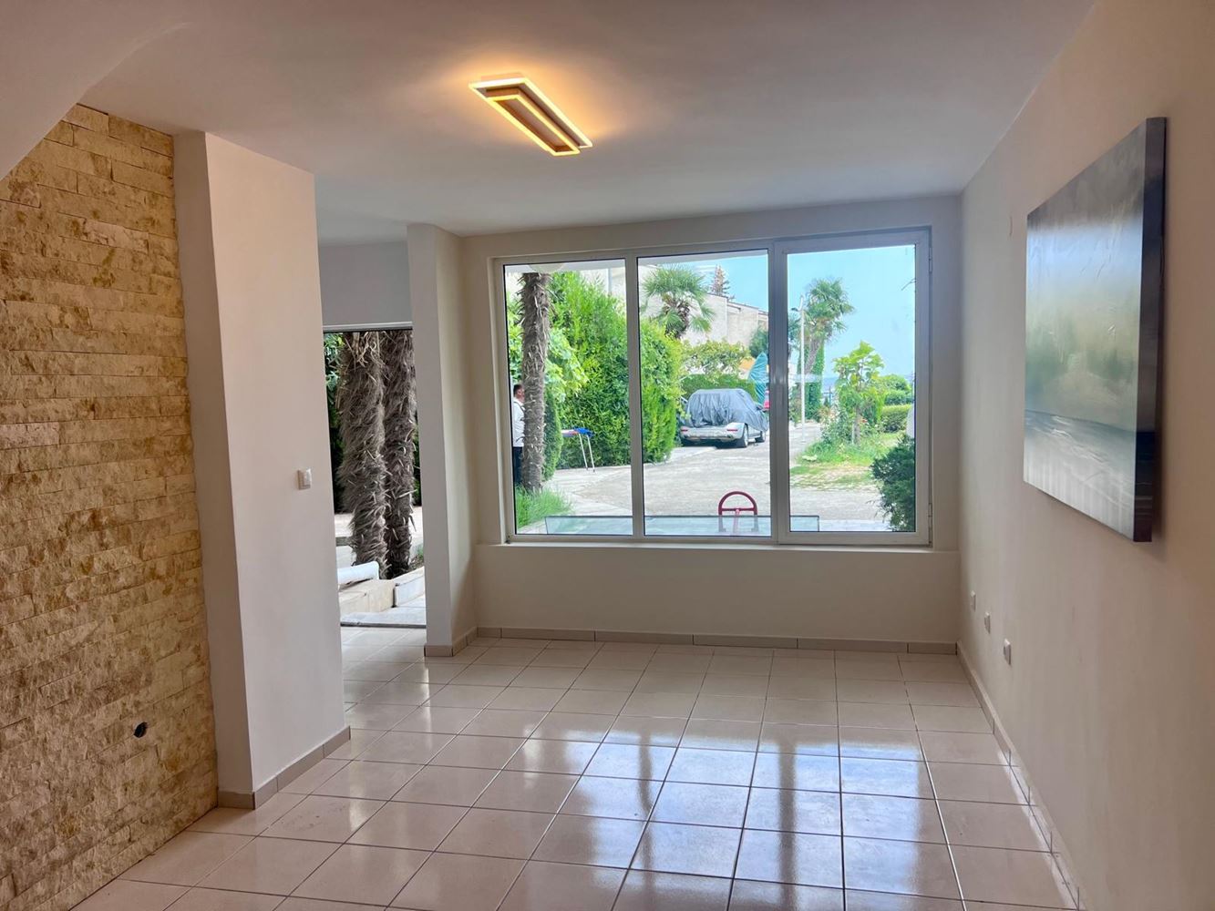 First-line sea property in Ravda – two-bedroom maisonette with sea view and private parking space
