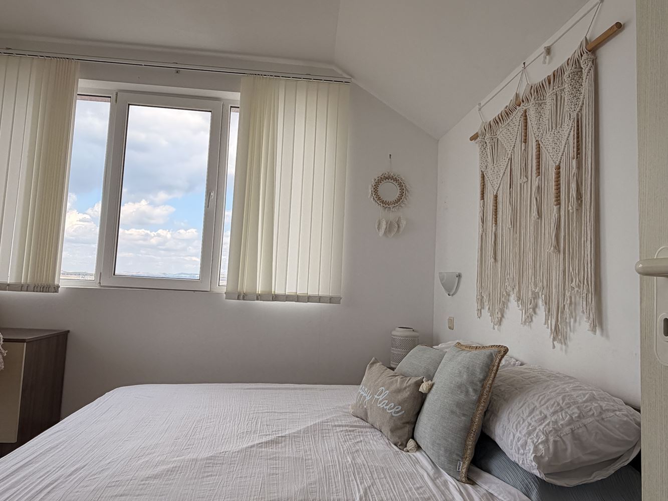 First Line with a Beautiful Sea Panorama – Spacious One-Bedroom Apartment with Two Terraces