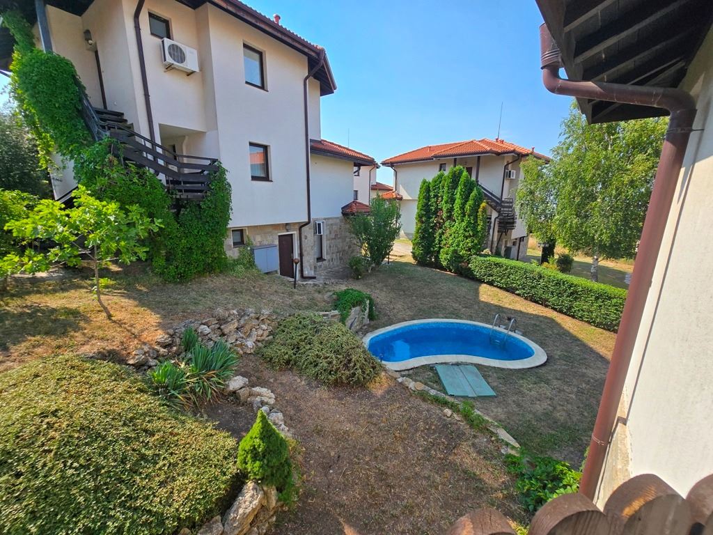 Spacious two-bedroom apartment in a modern complex with pools and excellent infrastructure – ready to move in or for investment