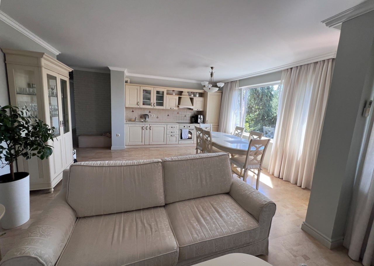Spacious Three-Bedroom Apartment with Panoramic Sea View Only 50 Meters from the Beach – Low Maintenance Fee!
