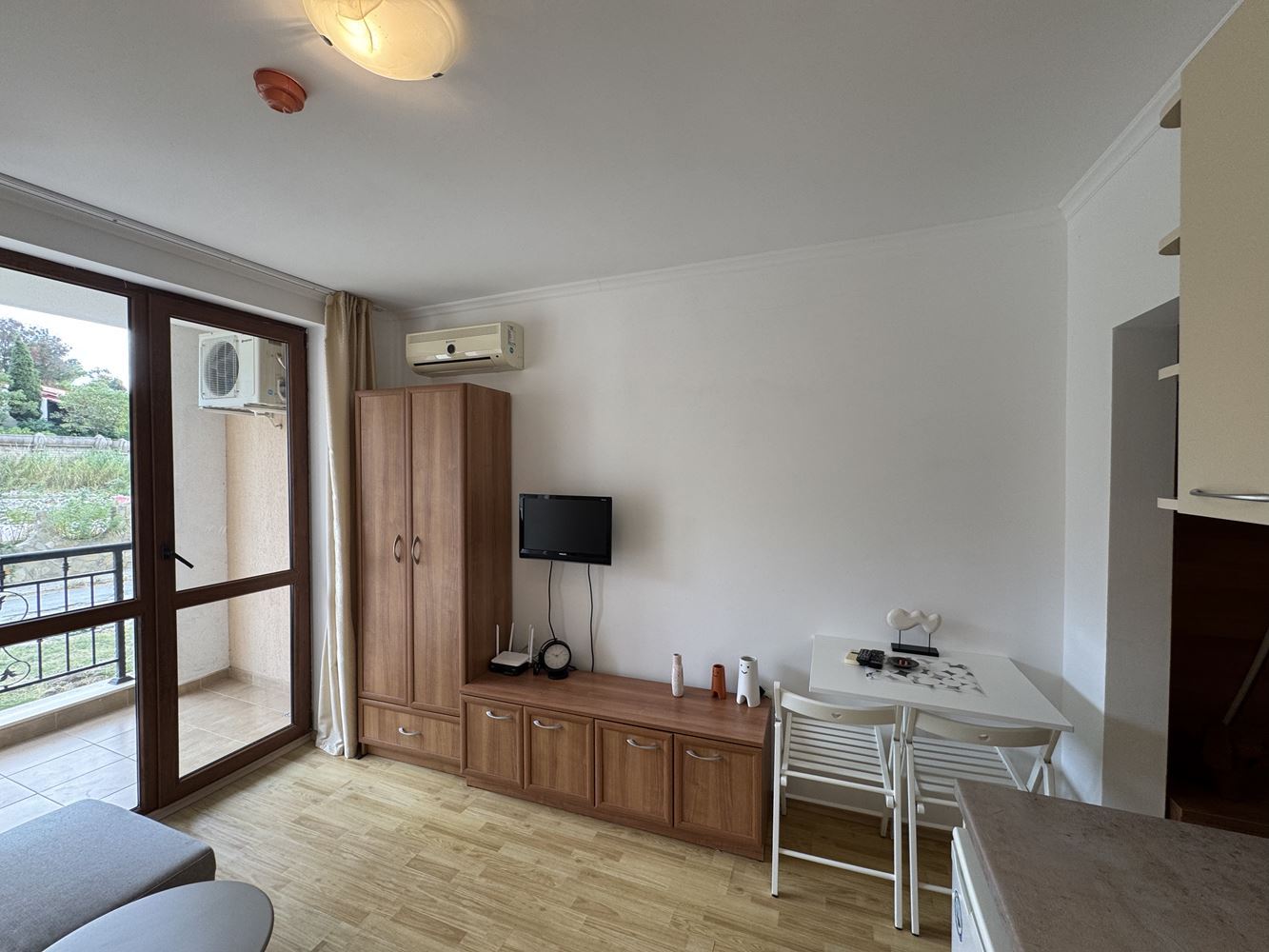 Cozy furnished studio in Elenite just steps from the sea