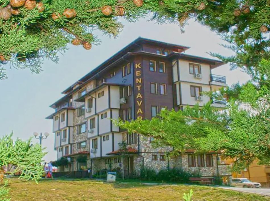 Spacious two-bedroom apartment in a boutique complex just meters from the sea in Sveti Vlas