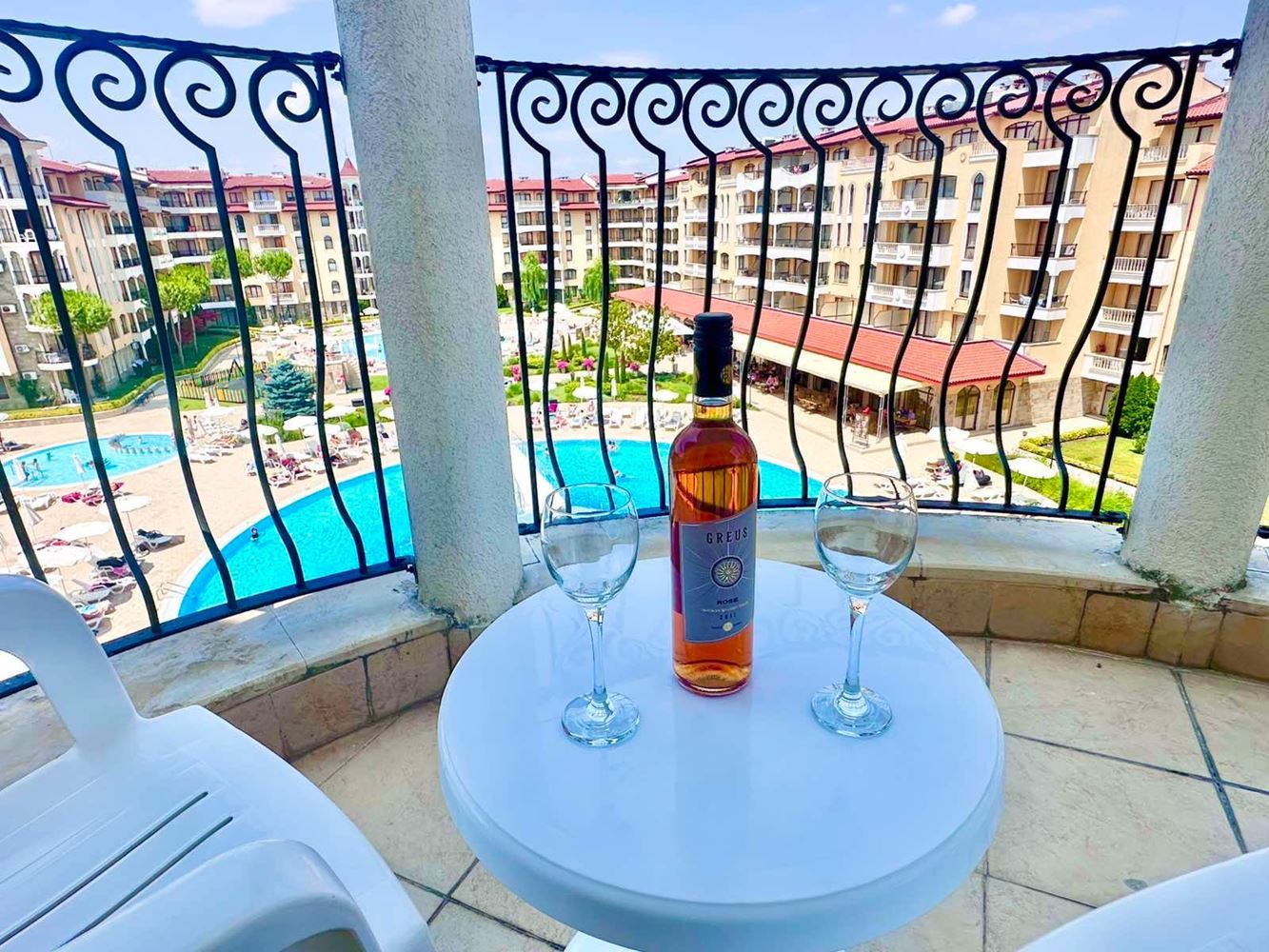 Unique One-Bedroom Apartment with Balcony and Pool View in a Prestigious Complex in Sunny Beach