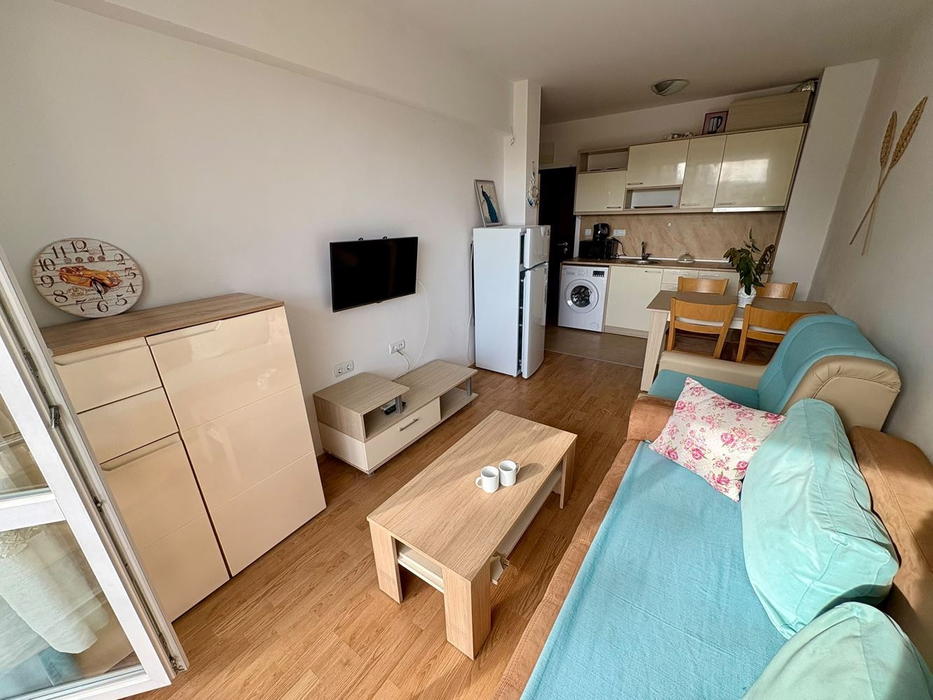Sunny Beach – Cozy One-Bedroom Apartment with Pool View, Five Minutes from the Beach