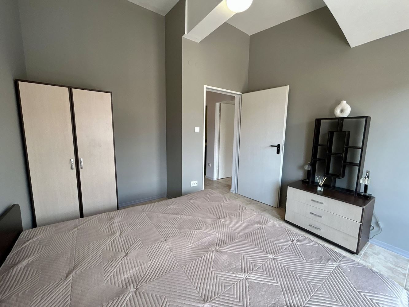 Spacious two-bedroom apartment in Sveti Vlas surrounded by greenery