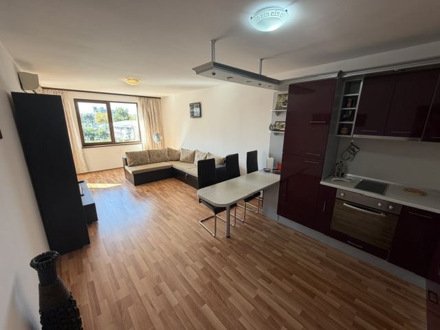 Sunny Beach: Spacious One-Bedroom Apartment with Pool View, 400 Metres from Cacao Beach