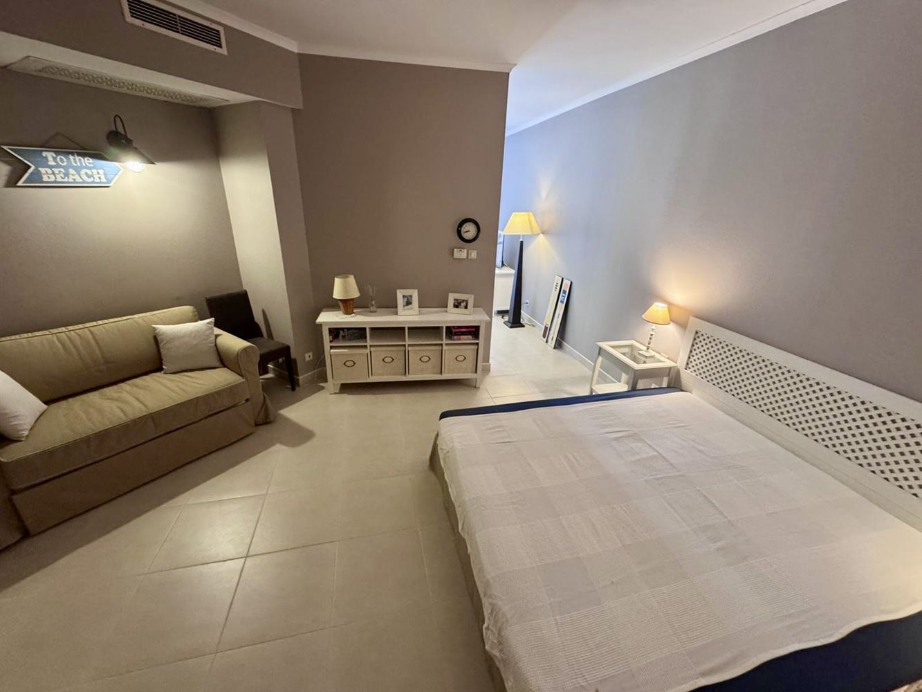 Luxury one-bedroom apartment in a prestigious first-line complex – comfort, style, and endless amenities