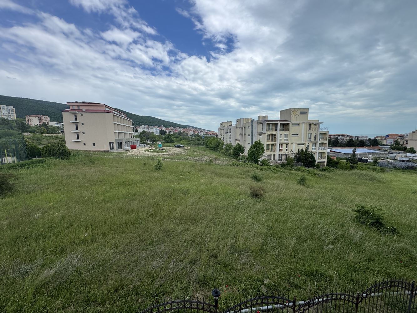 Compact studio with panoramic mountain view in Sveti Vlas – comfort, nature, and excellent infrastructure