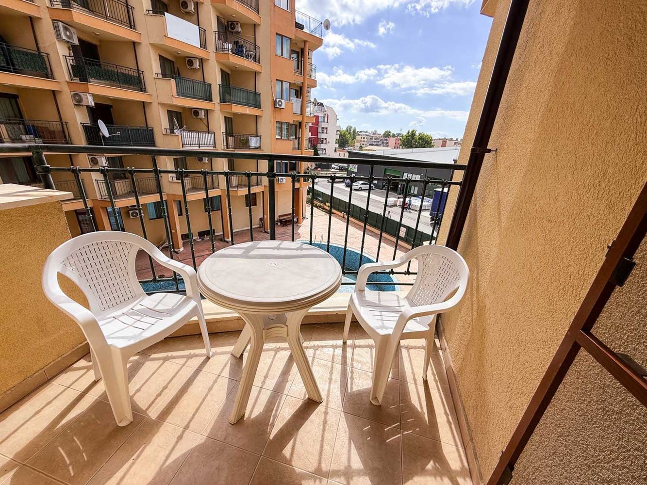 Sunny Beach: Cozy One-Bedroom Apartment with Low Maintenance Fee