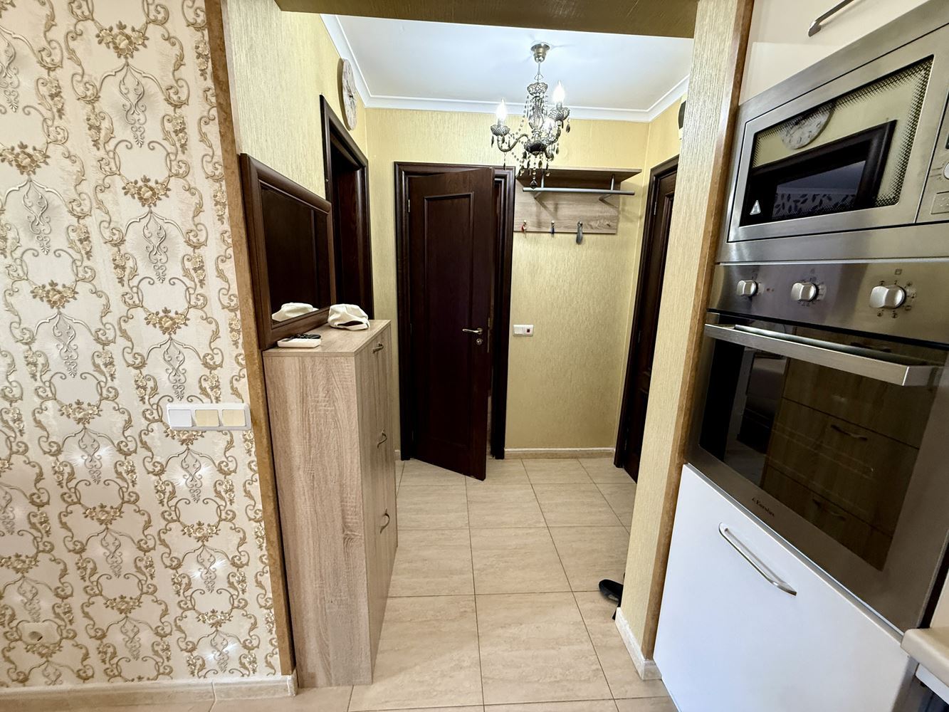 First-Line Apartment in Sveti Vlas – Stylish Property Near the Beach and Marina Dinevi Yacht Port