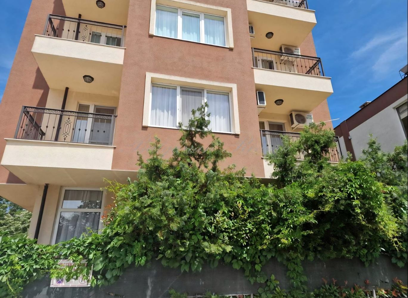 Spacious Two-Bedroom Apartment with Private Garden Just 100 Metres from the Beach in Nessebar