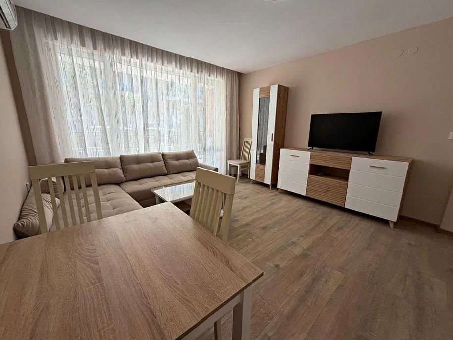 First-line apartment in Elenite – major renovation, residential electricity and direct beach access