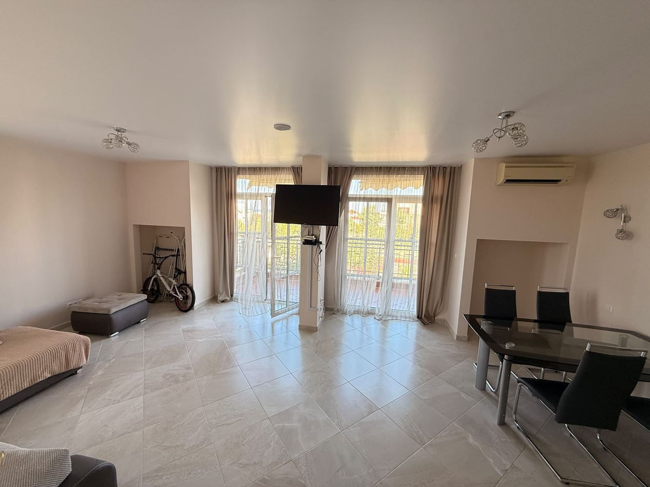 First-Line Apartment with Sea View – Fully Furnished Property in a Mediterranean-Style Complex