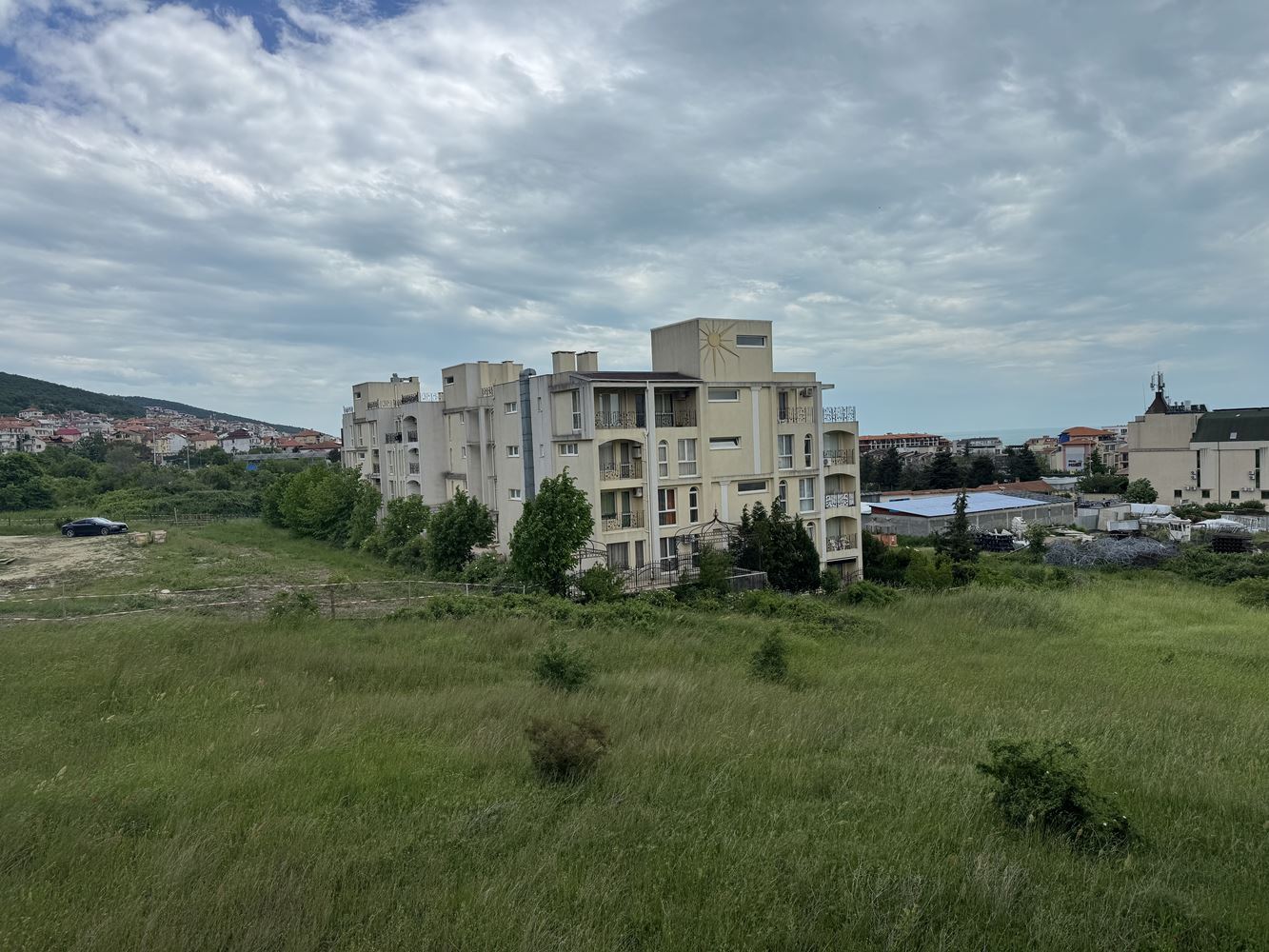 Compact studio with panoramic mountain view in Sveti Vlas – comfort, nature, and excellent infrastructure