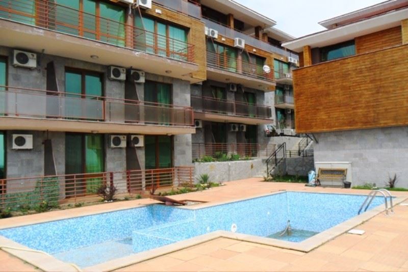 Spacious Property with Potential for a Multi-Room Apartment – No Maintenance Fee, Close to Sunny Beach