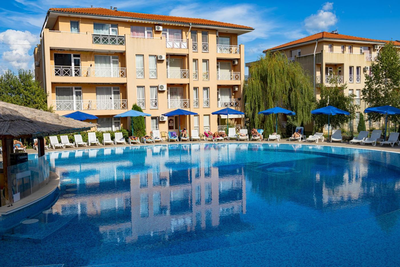 Exclusively furnished studio in a gated complex with rich infrastructure and a peaceful atmosphere