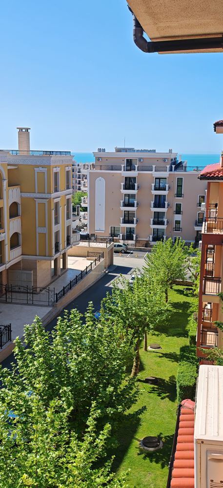 Furnished one-bedroom apartment with partial sea view and excellent infrastructure