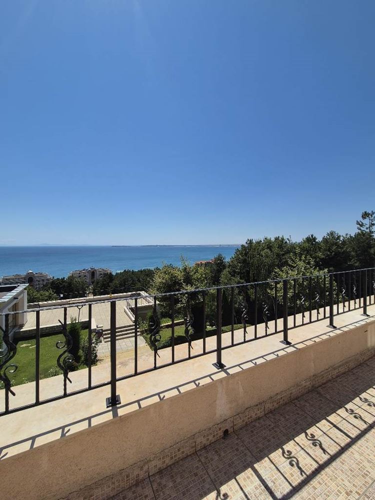Luxury One-Bedroom Apartment with Panoramic Sea View in Sveti Vlas – Space, Comfort and Prestigious Location