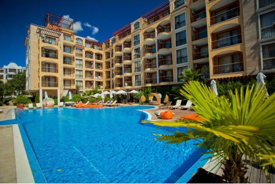 Wonderful one-bedroom apartment in a complex in Sunny Beach – pool view; style and comfort