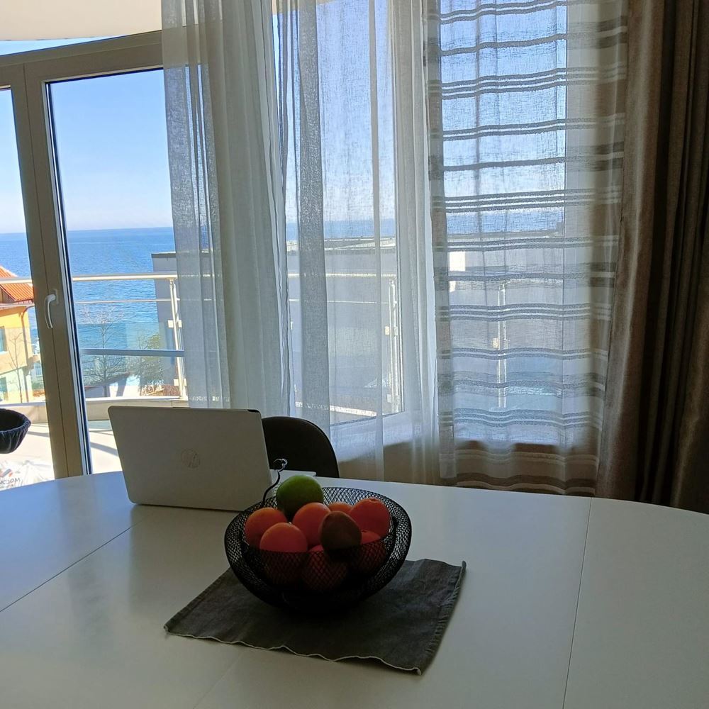 Spacious two-bedroom apartment with sea panorama in Ravda – just meters from the beach, fully furnished and with excellent investment potential