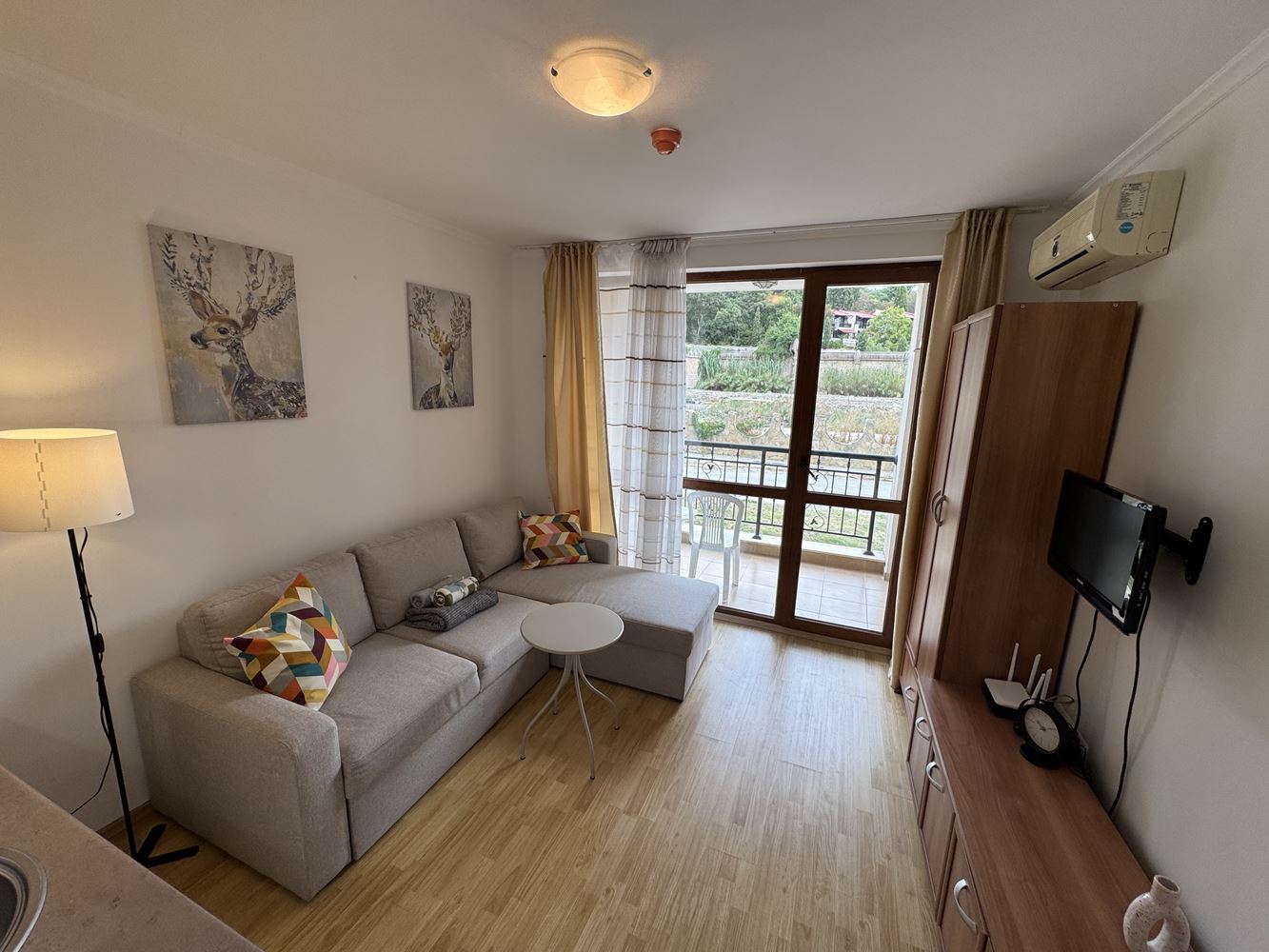 Cozy furnished studio in Elenite just steps from the sea