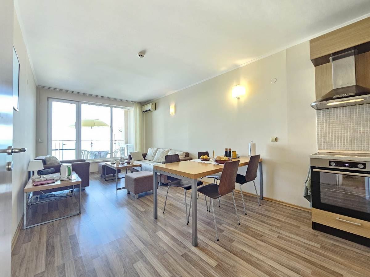 Luxury three-bedroom apartment on the beachfront in Obzor – panoramic sea and mountain views