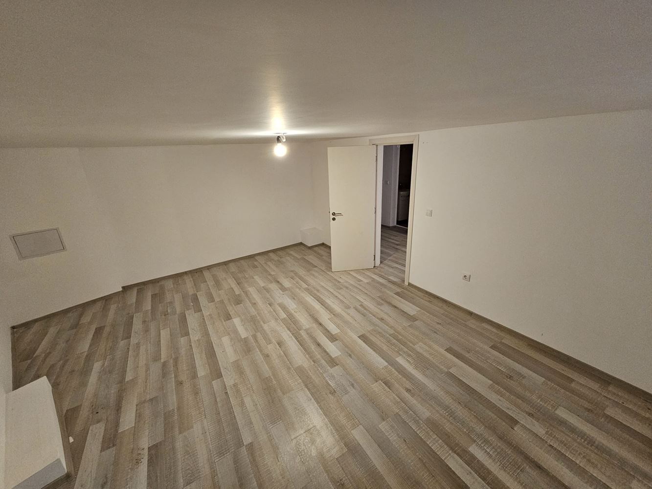 One-bedroom apartment in Sveti Vlas – bright semi-basement, ready to move in, no maintenance fee