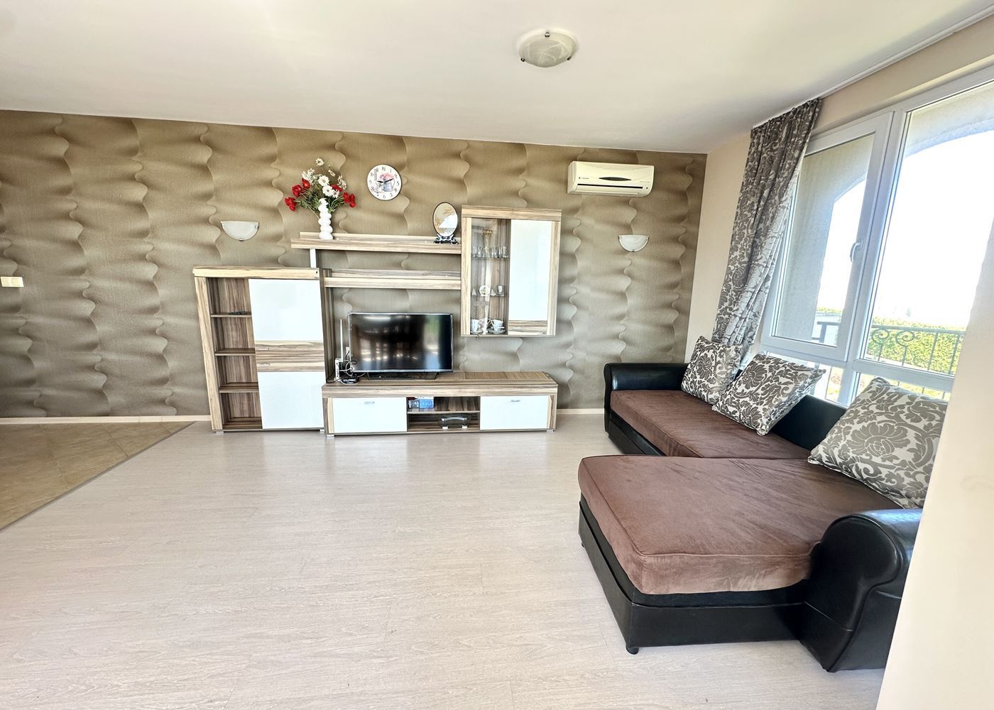 Spacious one-bedroom apartment with panoramic sea view in Chernomorets – a ready home by the sea