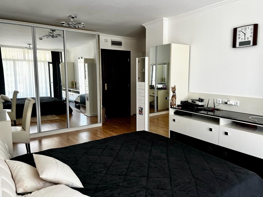 Cozy One-Bedroom Apartment with Panoramic Sea and Mountain Views in Sveti Vlas