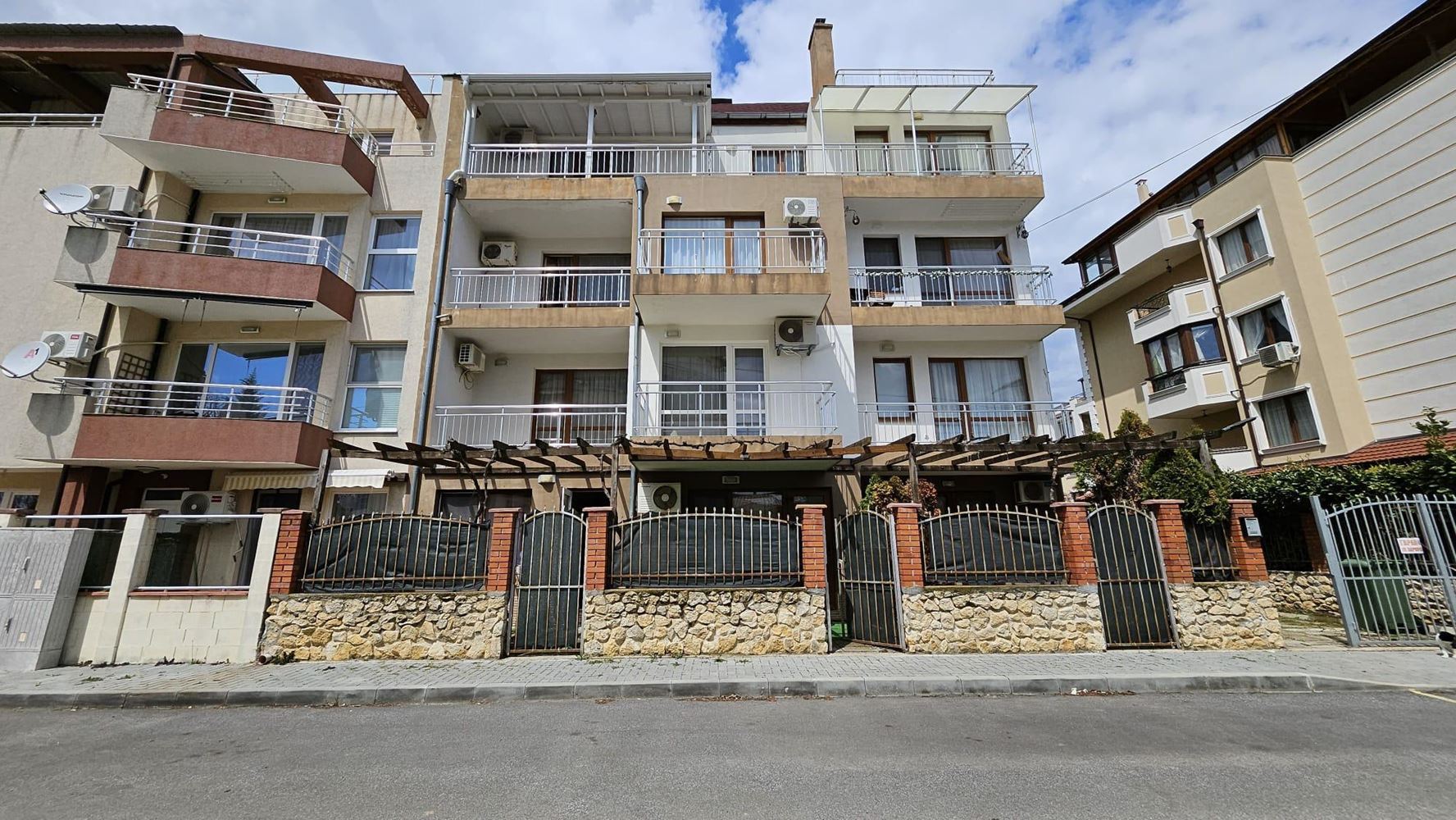 Furnished studio in Ravda with no maintenance fee – only 200 meters from the sea