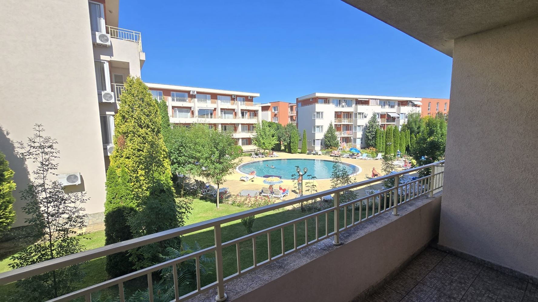 Bright Studio with Pool View in a Modern Complex in Sunny Beach