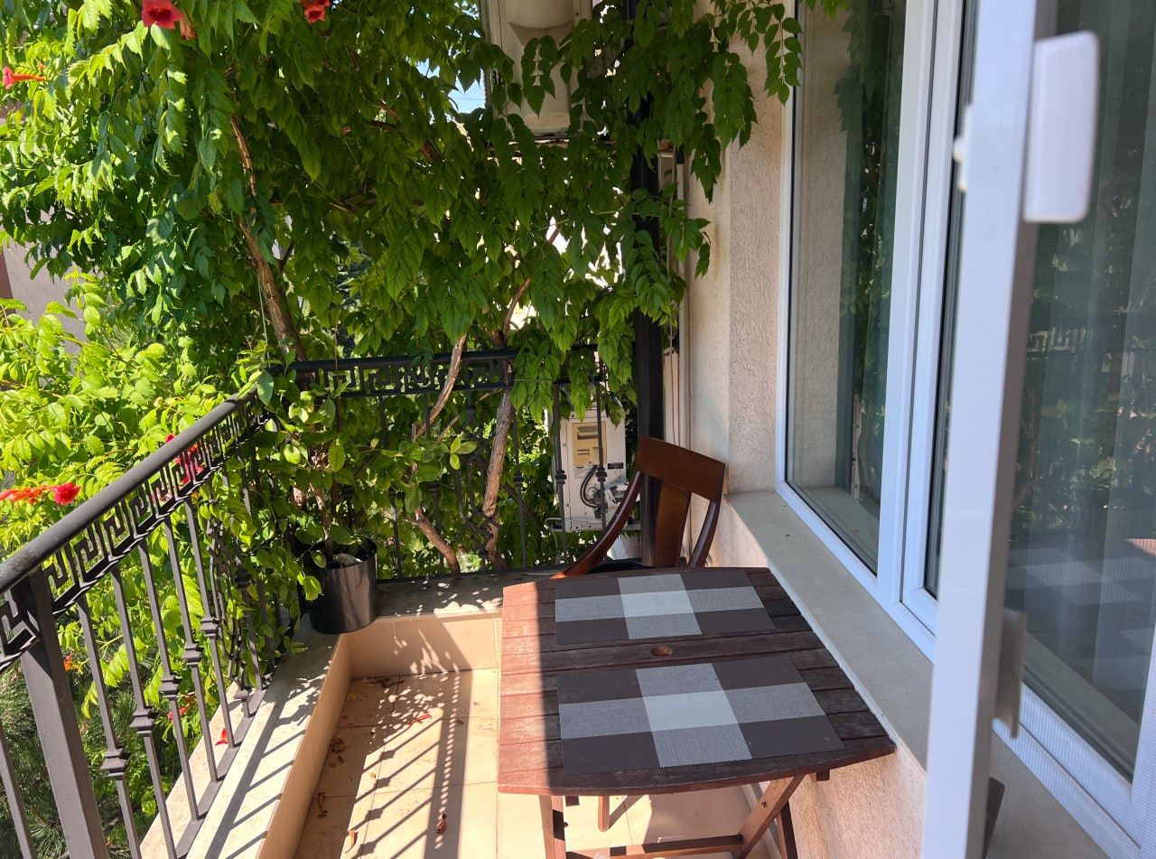 Spacious Three-Bedroom Apartment with Panoramic Sea View Only 50 Meters from the Beach – Low Maintenance Fee!