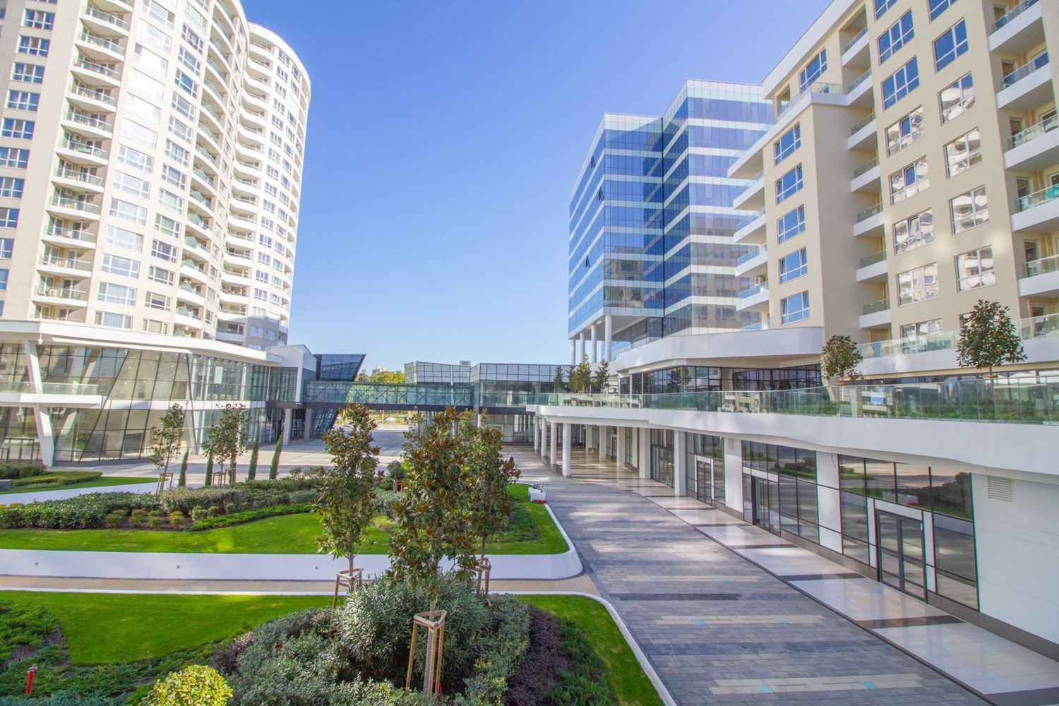 Modern One-Bedroom Apartment with Panoramic View in a Prestigious Complex – Ready to Move In