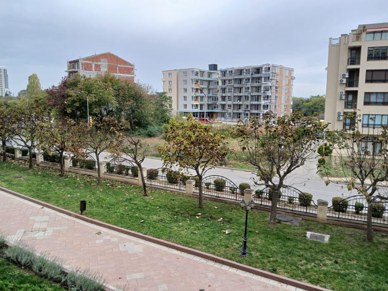 Attractive One-Bedroom Apartment on the First Line by the Sea in Pomorie – Comfort, Swimming Pools and Spa Facilities