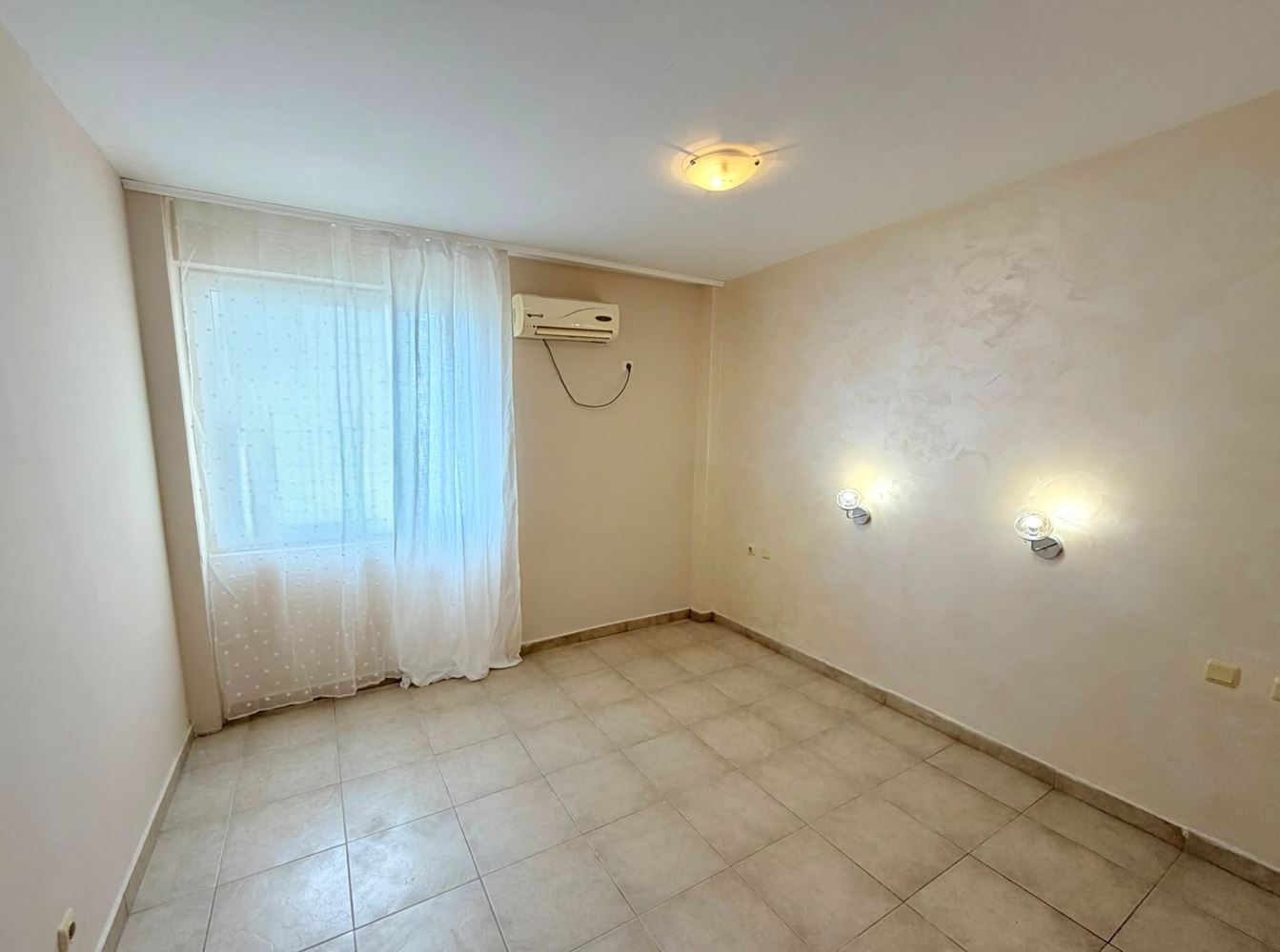 Three-room apartment in Sunny Beach with no maintenance fee – excellent location, attractive investment