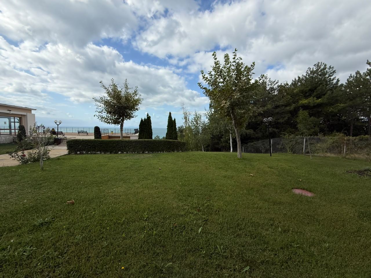 Cozy apartment in Sveti Vlas on the ground floor – sea, mountain and luxury complex
