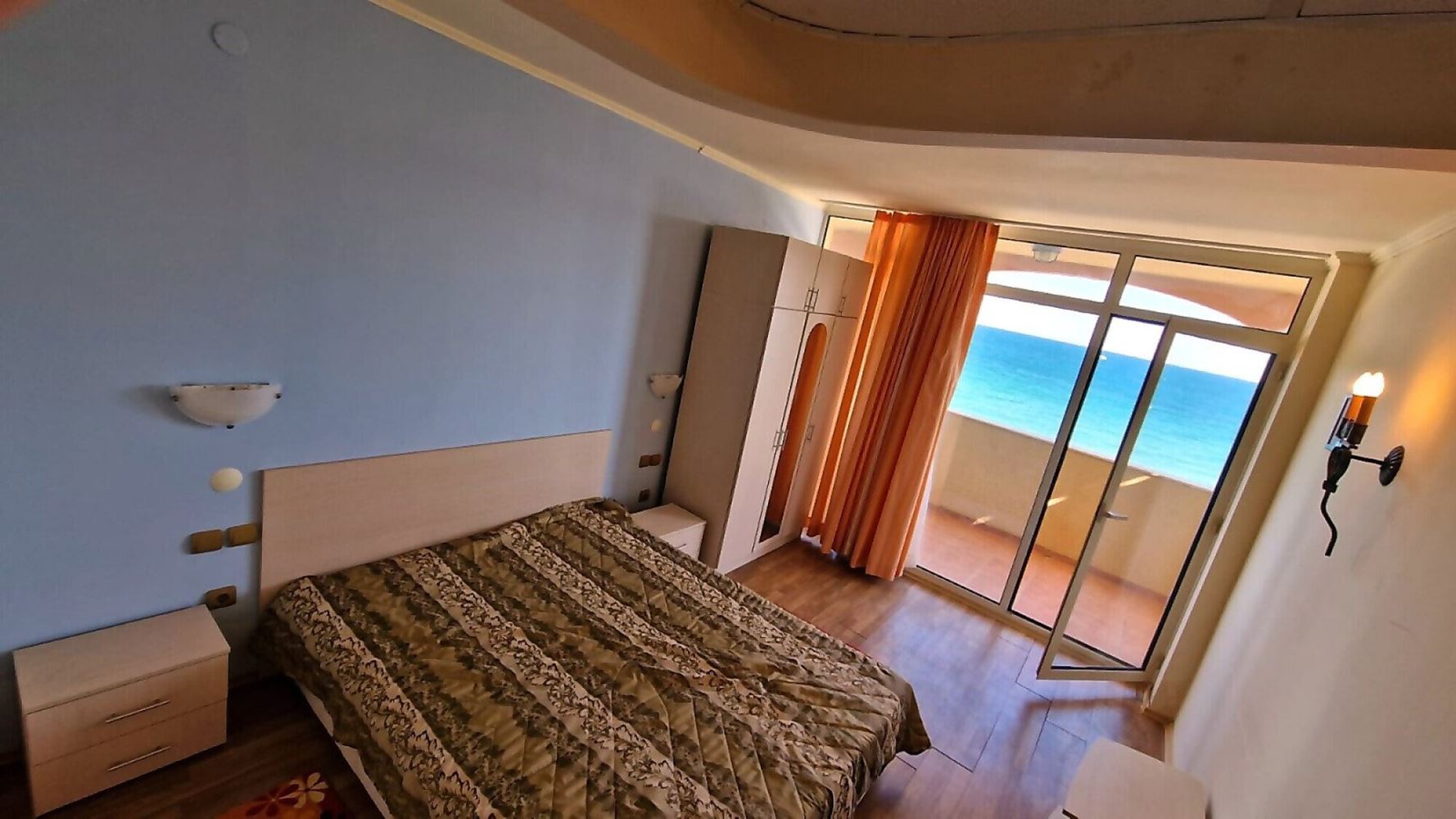 One-Bedroom Apartment with Breathtaking Panoramic Sea Views on the First Line in Elenite