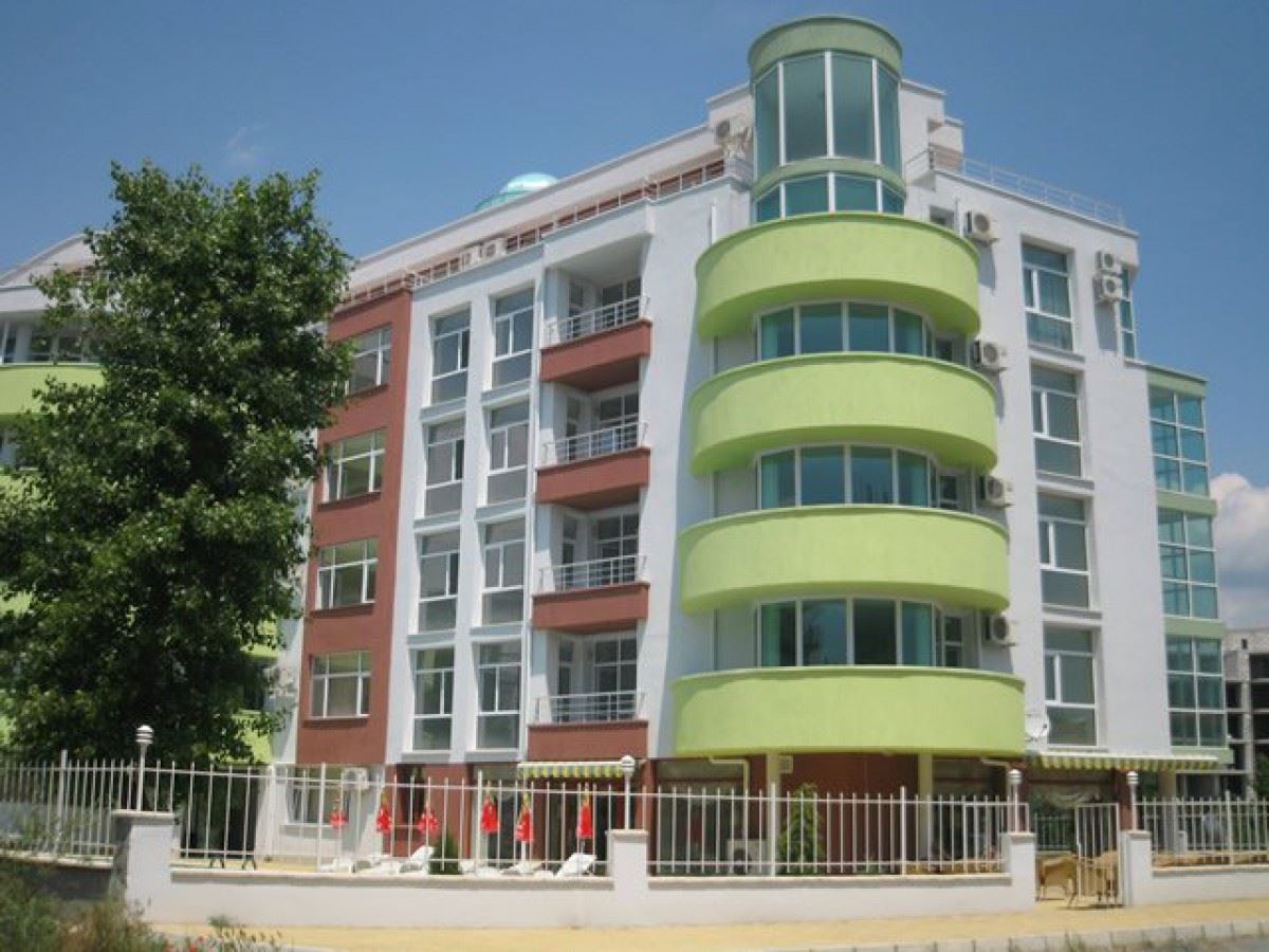 Sunny Beach – Spacious Studio with Excellent Potential for Conversion into a Small One-Bedroom Apartment
