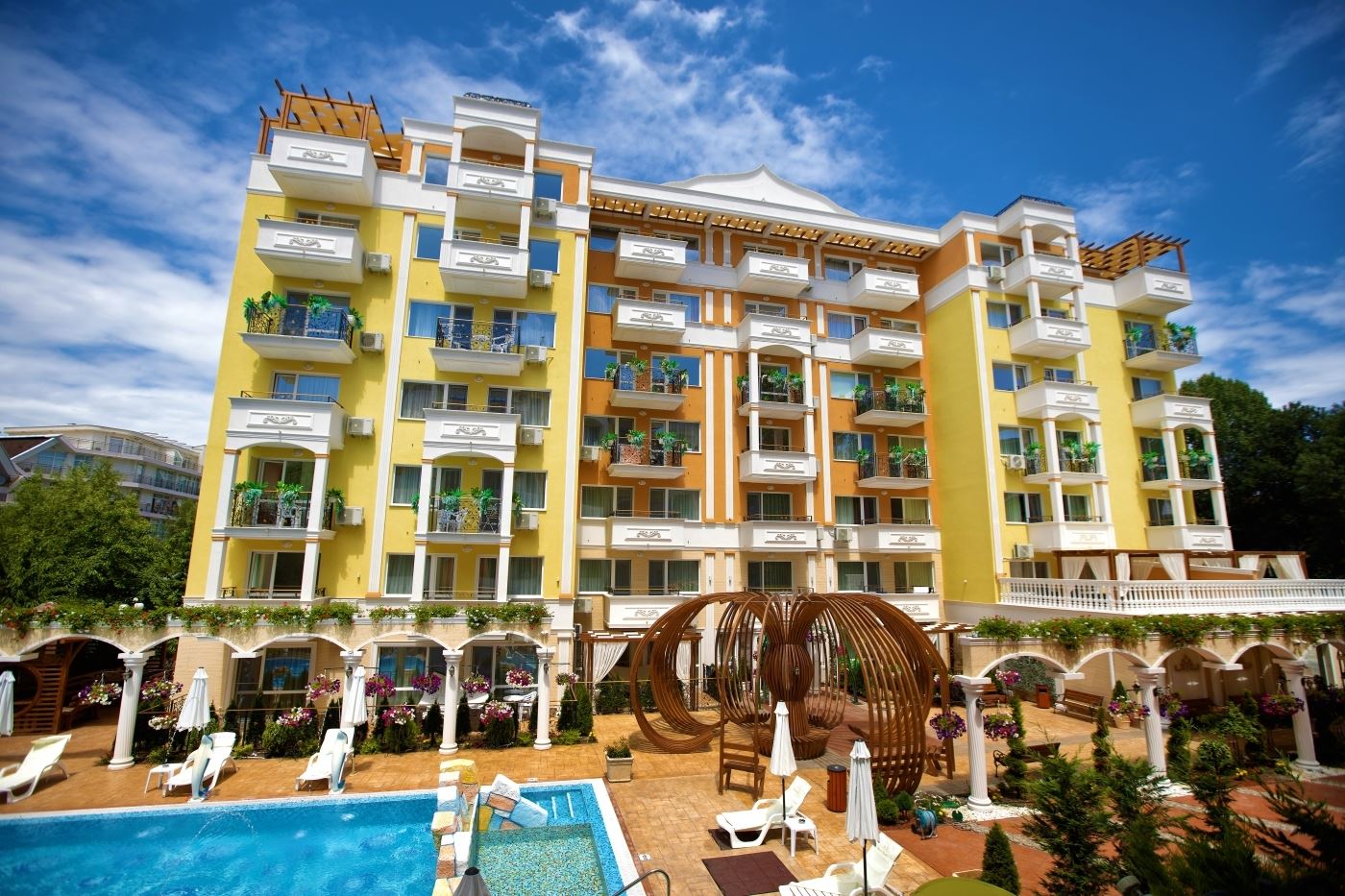 Sunny Beach - Fully Furnished Apartment with Two Balconies and Impressive SPA Infrastructure