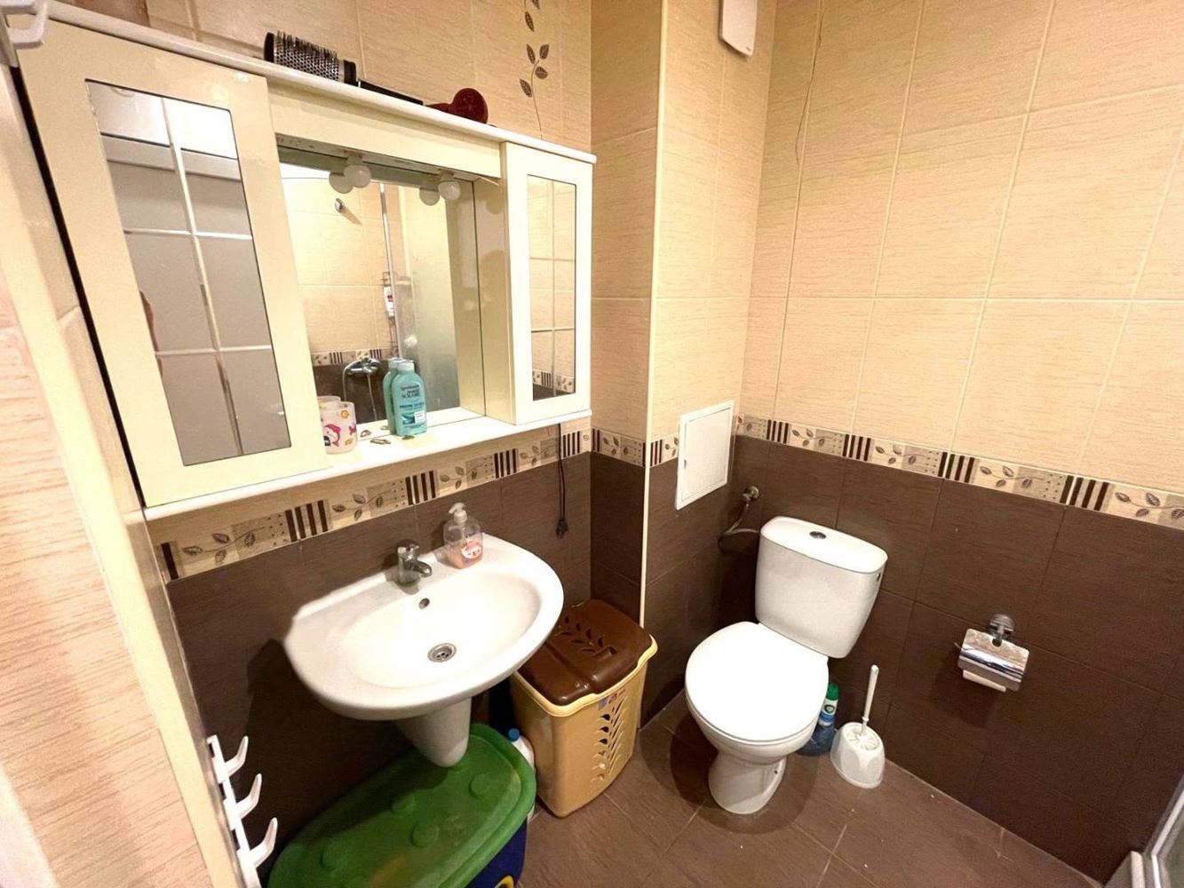 Large One-Bedroom Apartment 100 Metres from the Beach in Pomorie with Direct Access to the Swimming Pool