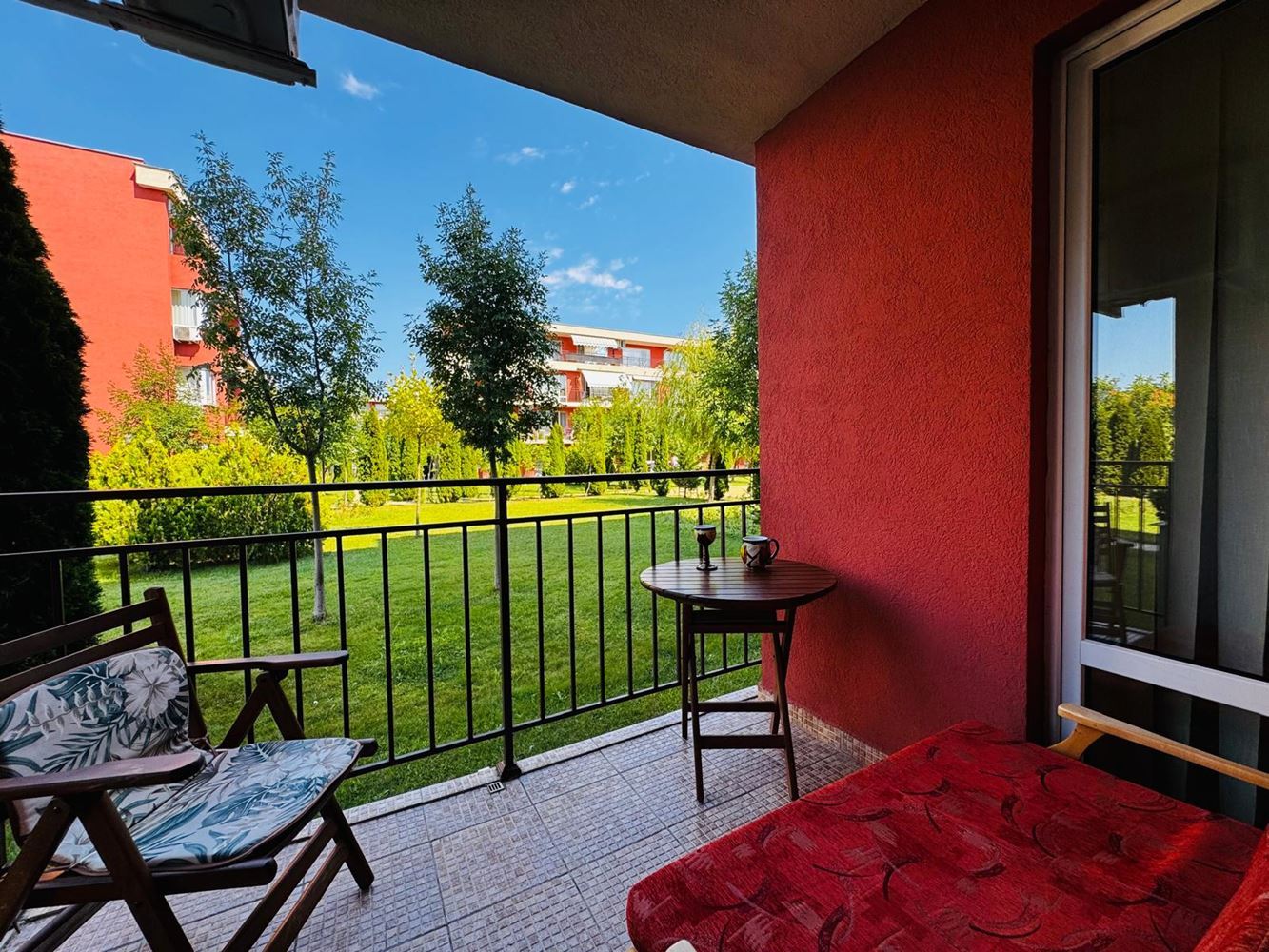Cozy Three-room Apartment on the Ground Floor in Sunny Beach – Excellent Investment Near the Aquapark and the Sea